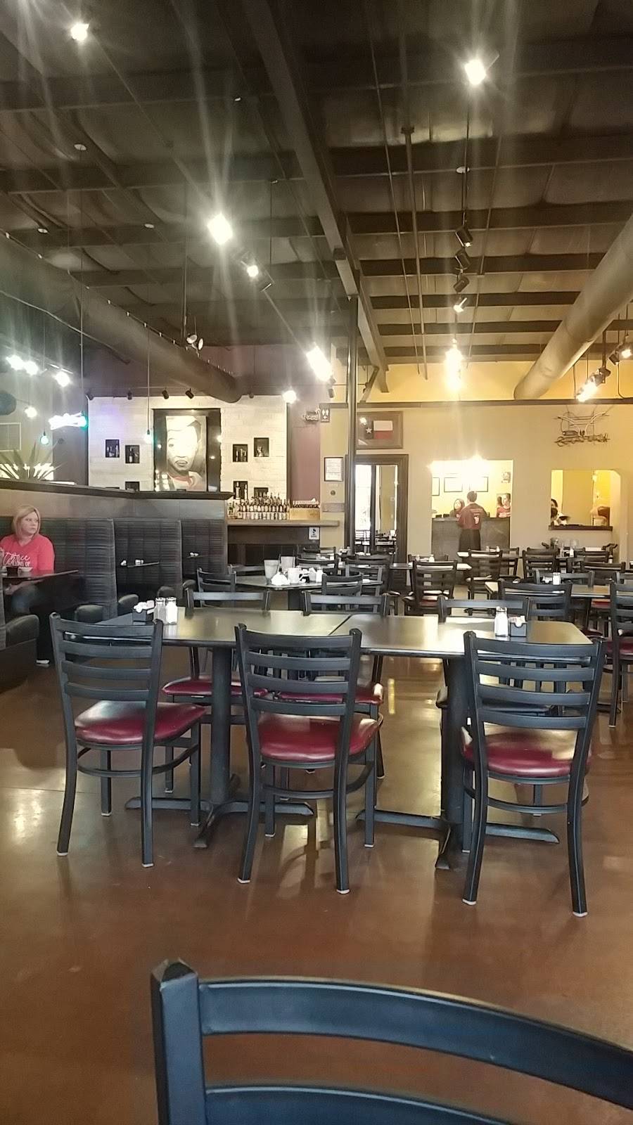 Dos Leones | restaurant | 2208 TX-16, Graham, TX 76450, USA | 9405493663 OR +1 940-549-3663