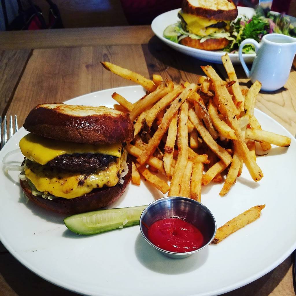 The Promontory | restaurant | 5311 S Lake Park Ave W, Chicago, IL 60615, USA | 3128012100 OR +1 312-801-2100