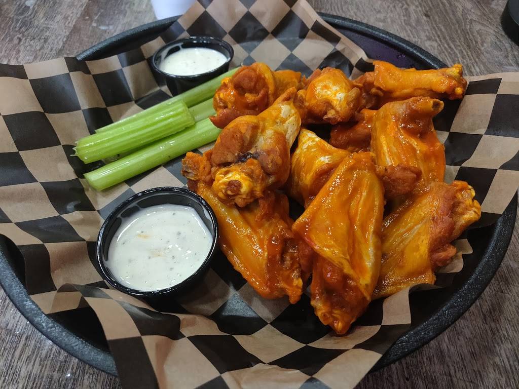 Raised on Country burgers n grill | restaurant | 2217 University Blvd, Tuscaloosa, AL 35401, USA | 2057645405 OR +1 205-764-5405