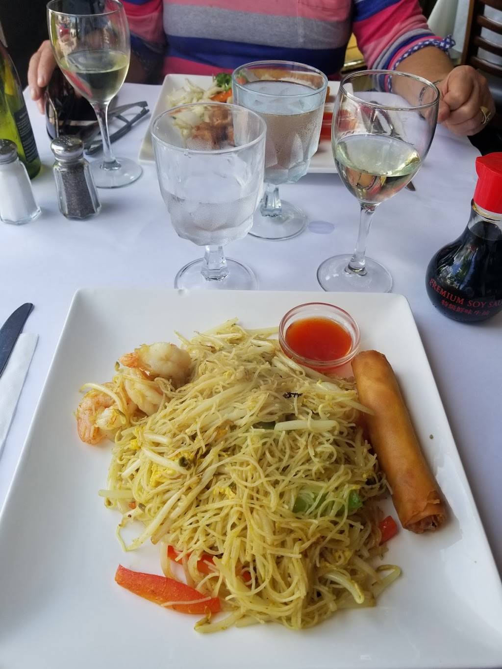 Délices dAsie | restaurant | 649 Av Victoria, Saint-Lambert, QC J4P 2G7, Canada | 4506729312 OR +1 450-672-9312