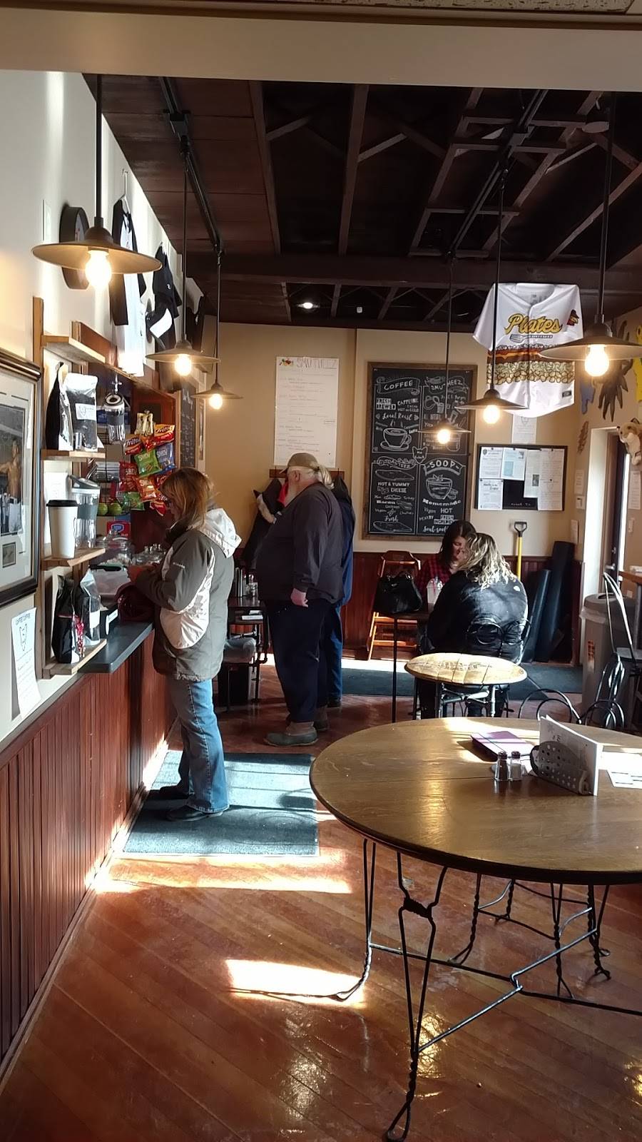 the KuGeR | cafe | 28 East St, Honeoye Falls, NY 14472, USA | 5855826447 OR +1 585-582-6447