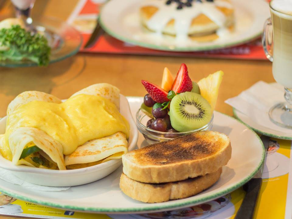 Cora déjeuners | restaurant | 95 Boulevard Curé-Labelle, Sainte-Thérèse, QC J7E 2X6, Canada | 4504340606 OR +1 450-434-0606