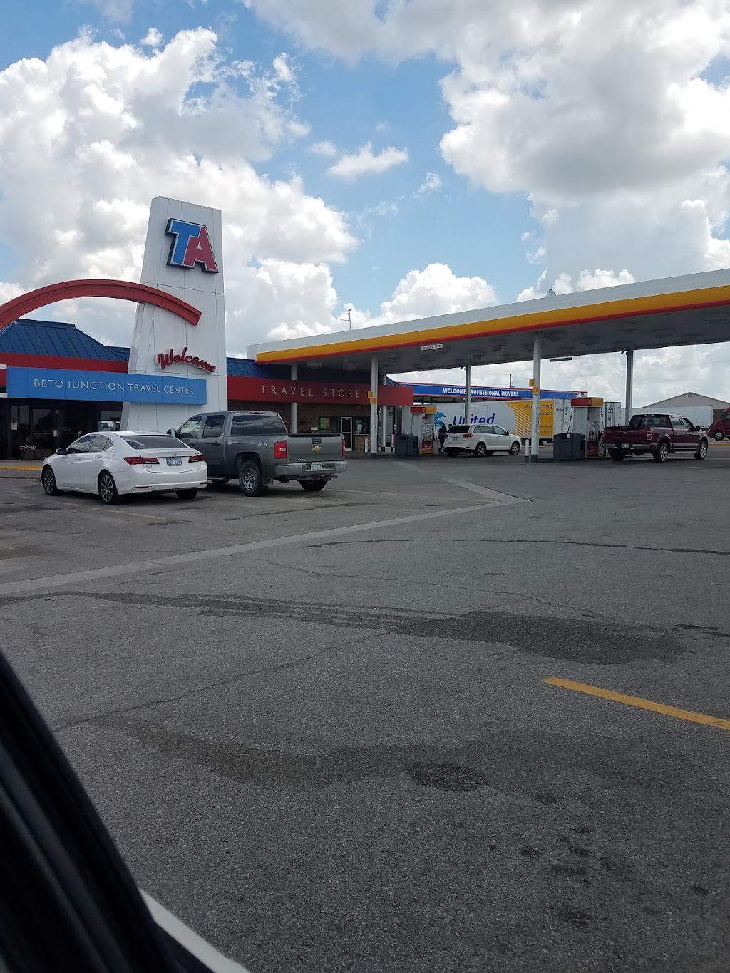 Shell | restaurant | 2775 US-75, Lebo, KS 66856, USA | 6202566311 OR +1 620-256-6311