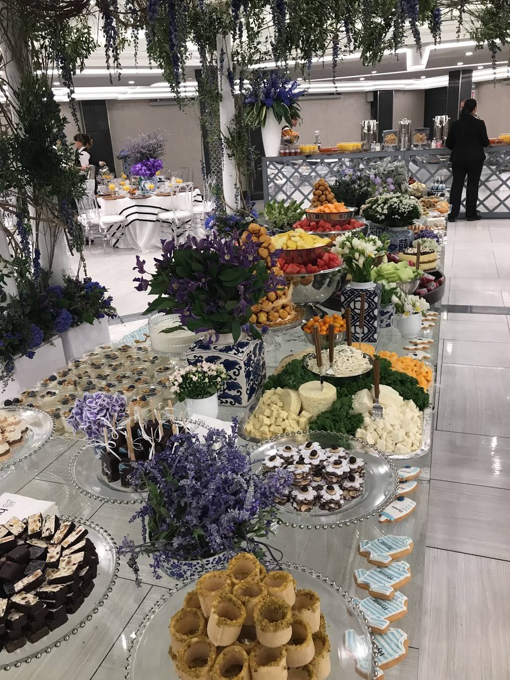 Kabaret Restaurant | restaurant | 100 Summerhill Rd, Spotswood, NJ 08884, USA | 7327230200 OR +1 732-723-0200