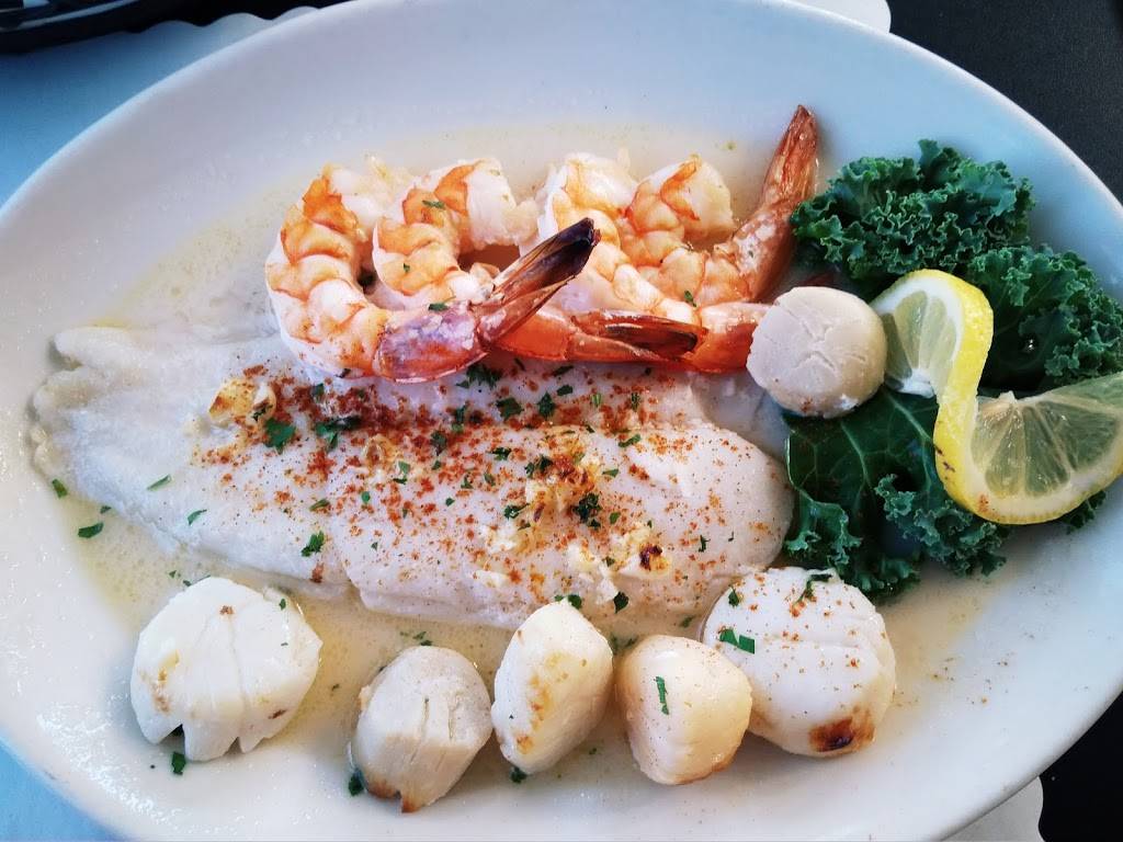 Joe & John Totos | restaurant | 809 Father Capodanno Blvd, Staten Island, NY 10305, USA | 7189791888 OR +1 718-979-1888