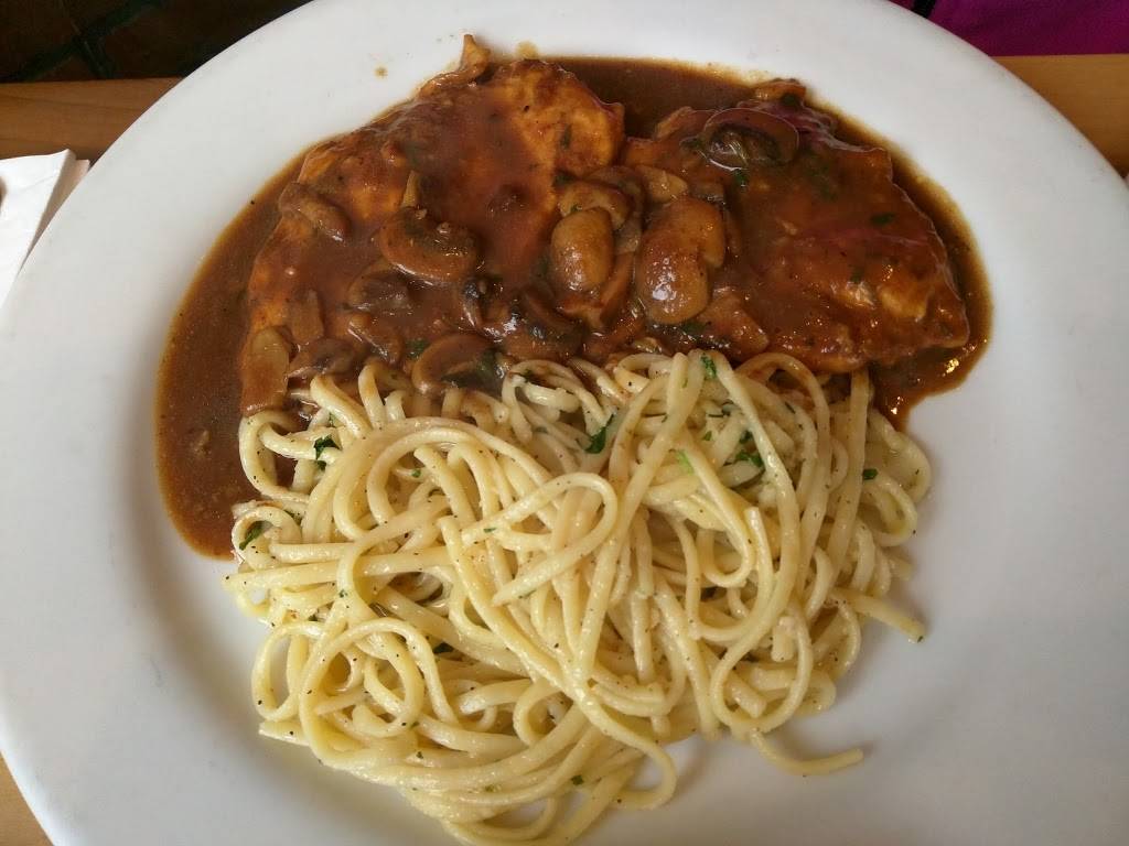 Fabrocinis Italian Kitchen | restaurant | 18608 Ventura Blvd, Tarzana, CA 91356, USA | 8183424490 OR +1 818-342-4490