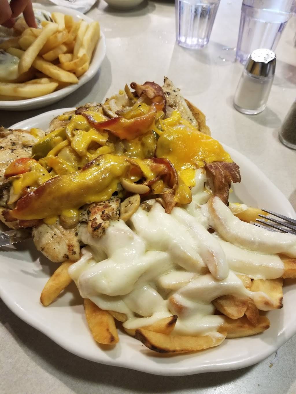 Triple Crown Diner | restaurant | 248-27 Jericho Turnpike, Queens, NY 11426, USA | 7183474600 OR +1 718-347-4600