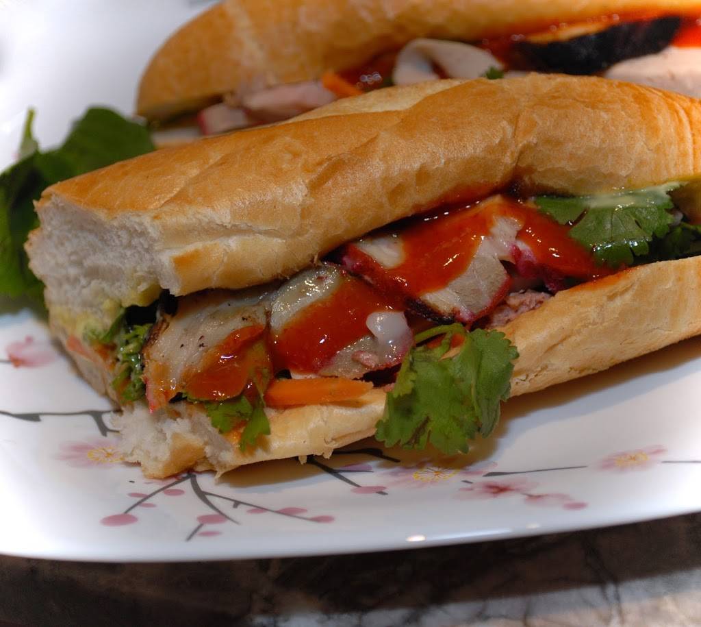 Comptoir Banh Mi - Pho - Restaurant Vietnamien - Traiteur - Sand | cafe | 54 Rue Saint Vincent, Sainte-Agathe-des-Monts, QC J8C 2A6, Canada | 8195075788 OR +1 819-507-5788