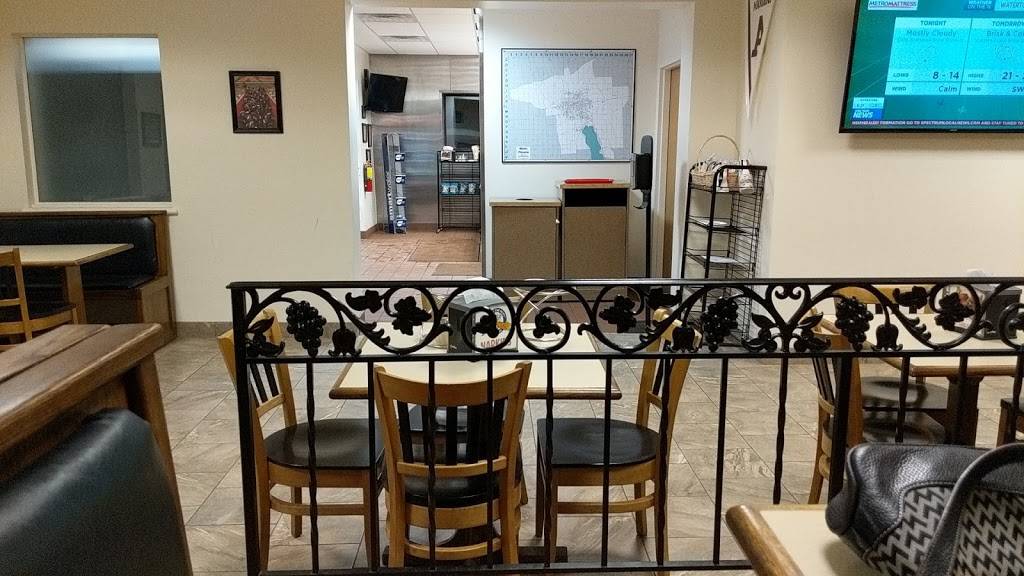 Marks Pizzeria | restaurant | 59 Arterial W, Auburn, NY 13021, USA | 3152589441 OR +1 315-258-9441