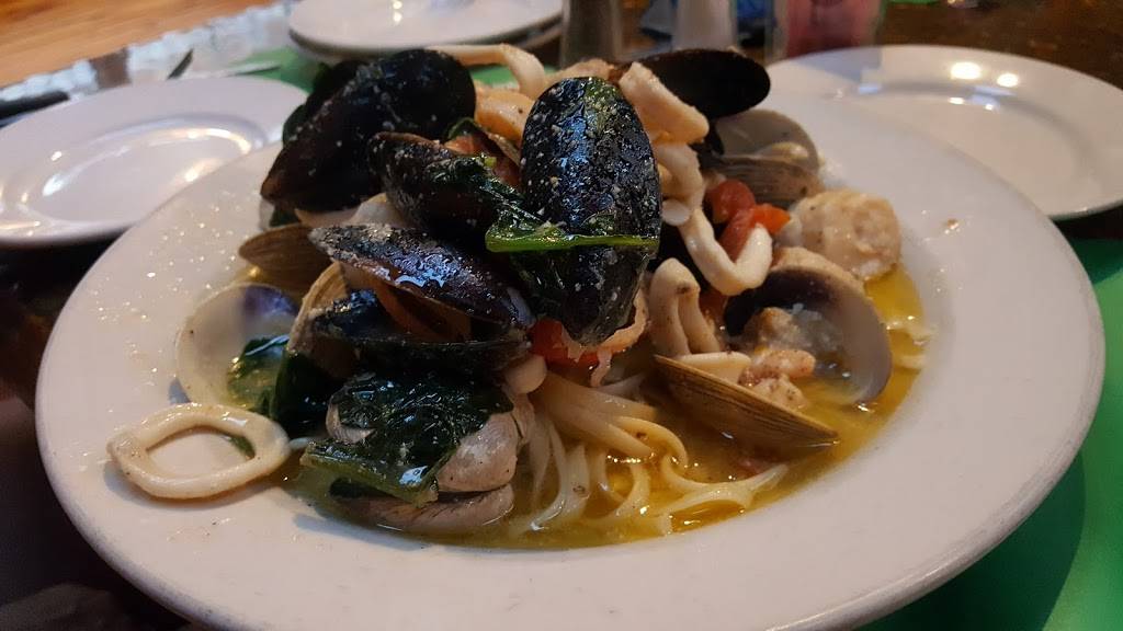 Smalleys Inn | restaurant | 57 Gleneida Ave, Carmel Hamlet, NY 10512, USA | 8452254007 OR +1 845-225-4007