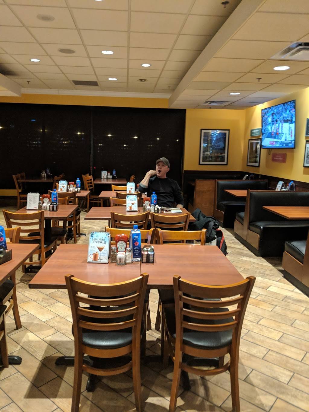 OCharley’s Restaurant & Bar | restaurant | 1 Terminal Dr, Nashville, TN 37214, USA | 6152754362 OR +1 615-275-4362