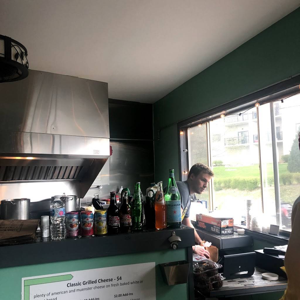 Cheese Louise | restaurant | 994 Willey St, Morgantown, WV 26505, USA | 3043224242 OR +1 304-322-4242