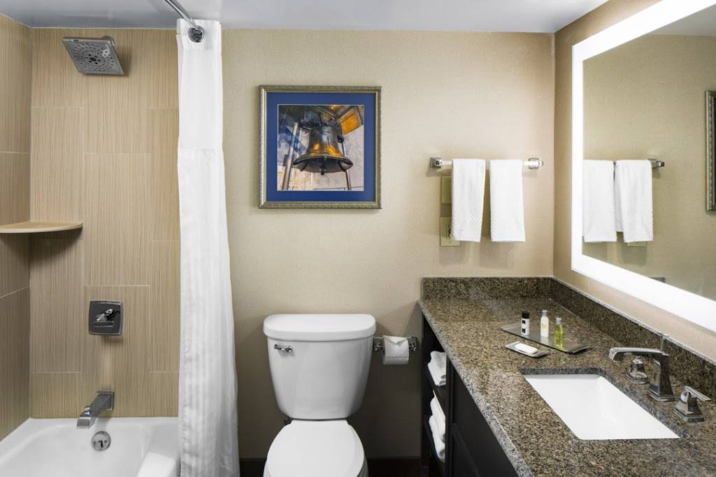 Desmond Hotel Malvern, a DoubleTree by Hilton | restaurant | 1 Liberty Blvd, Malvern, PA 19355, USA | 6102969800 OR +1 610-296-9800