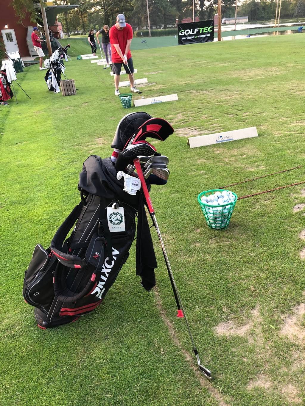 Golf Center Des Plaines | restaurant | 353 N River Rd, Des Plaines, IL 60016, USA | 8478034653 OR +1 847-803-4653