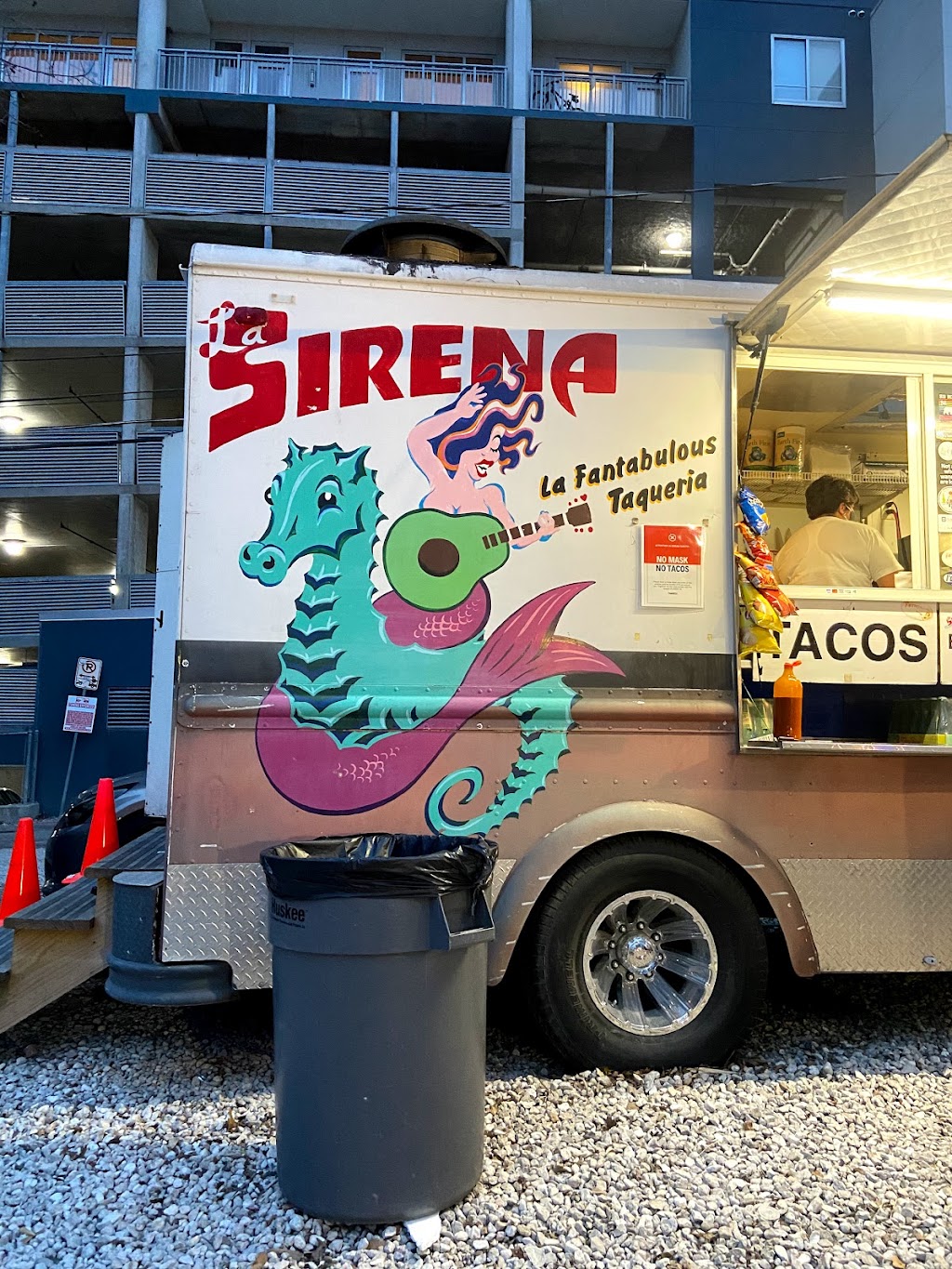 La Fantabulous | restaurant | 96 Rainey St, Austin, TX 78701, USA | 5126193008 OR +1 512-619-3008