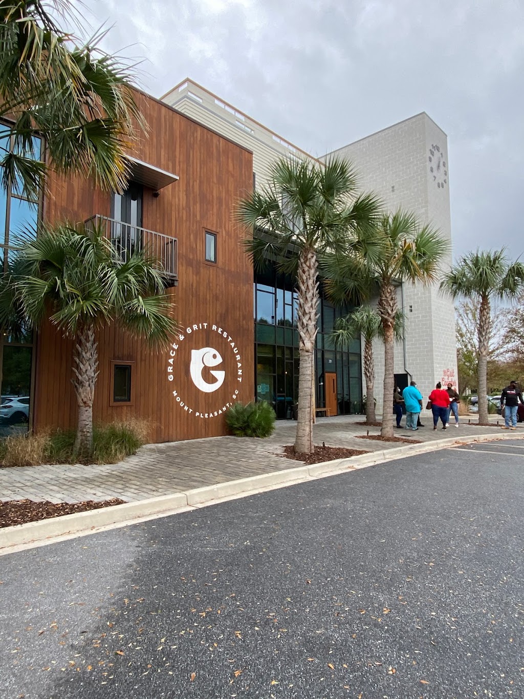 Grace and grits | restaurant | 976 Houston Northcutt Blvd, Mt Pleasant, SC 29464, USA | 8436984748 OR +1 843-698-4748