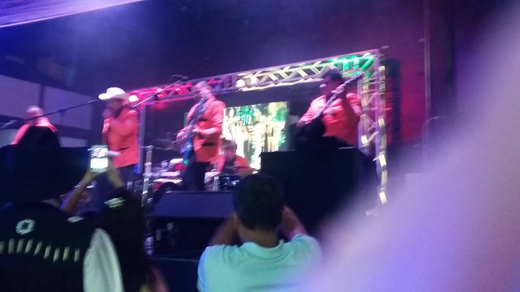 Candela Bar And Grill | restaurant | 8502 W Golf Rd, Niles, IL 60714, USA | 7738656741 OR +1 773-865-6741