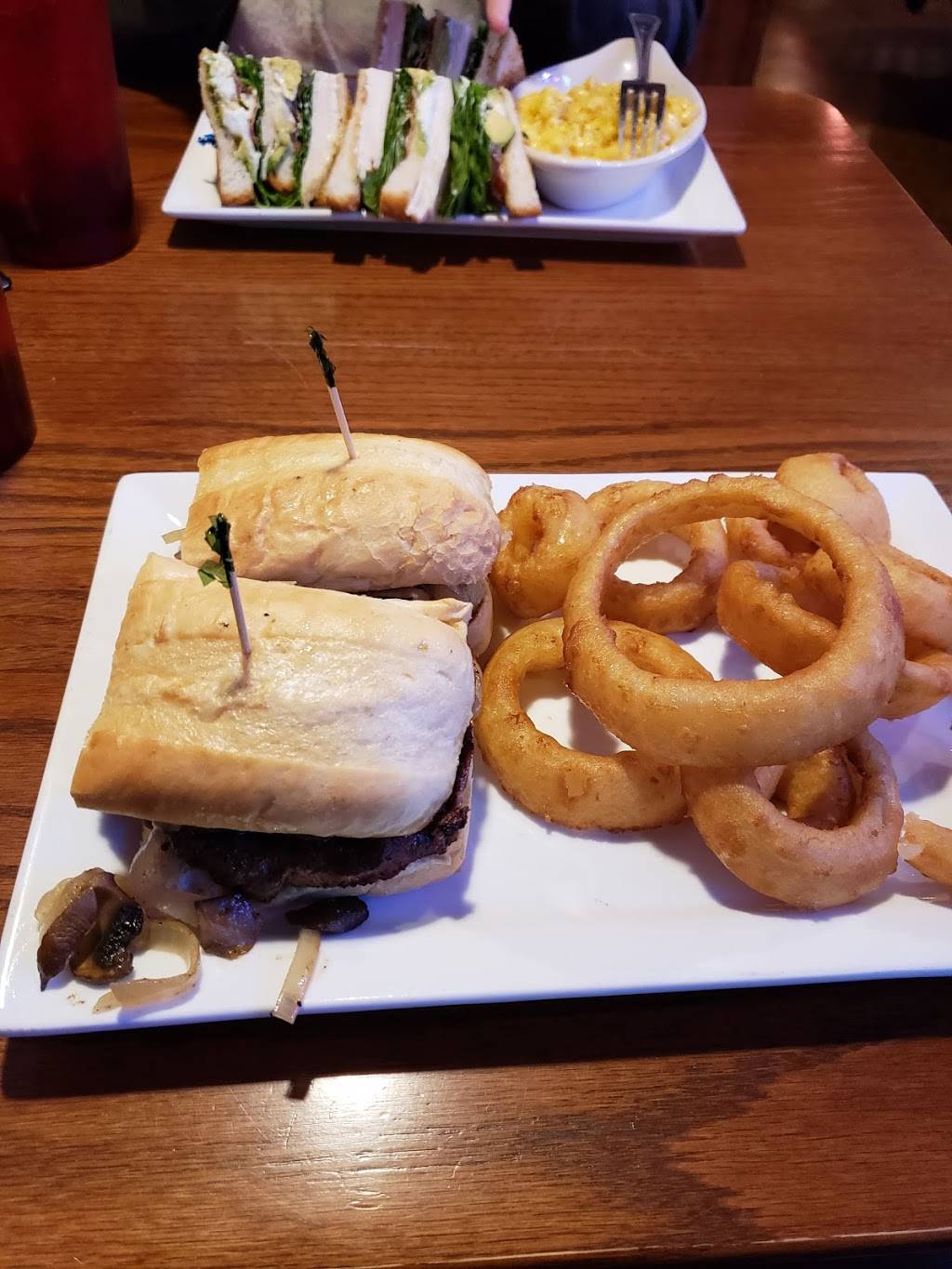 Diamonds Restaurant and Bar | restaurant | 16525 W 159th St, Lockport, IL 60441, USA | 8158386605 OR +1 815-838-6605