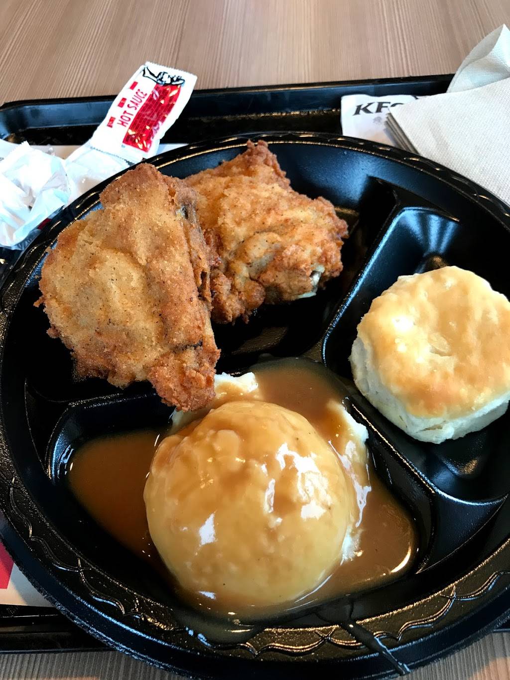 KFC | restaurant | 4715 W Fullerton Ave, Chicago, IL 60639, USA | 7733843657 OR +1 773-384-3657