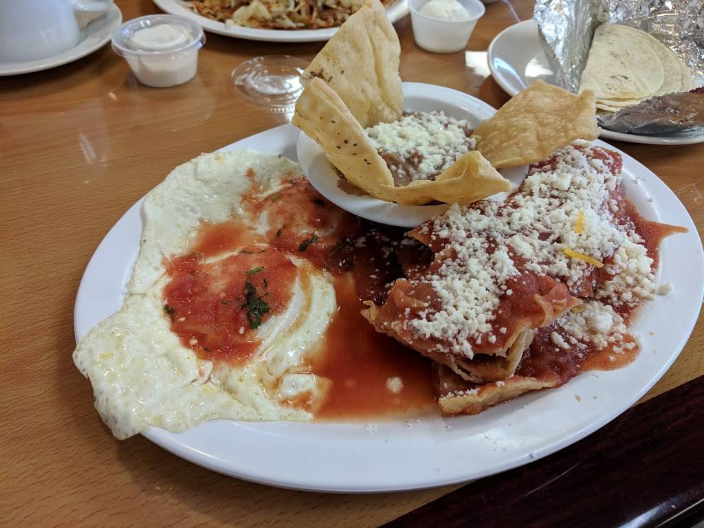 Carmelas Restaurant | restaurant | 2303 E Washington St, Bloomington, IL 61704, USA | 3096620186 OR +1 309-662-0186