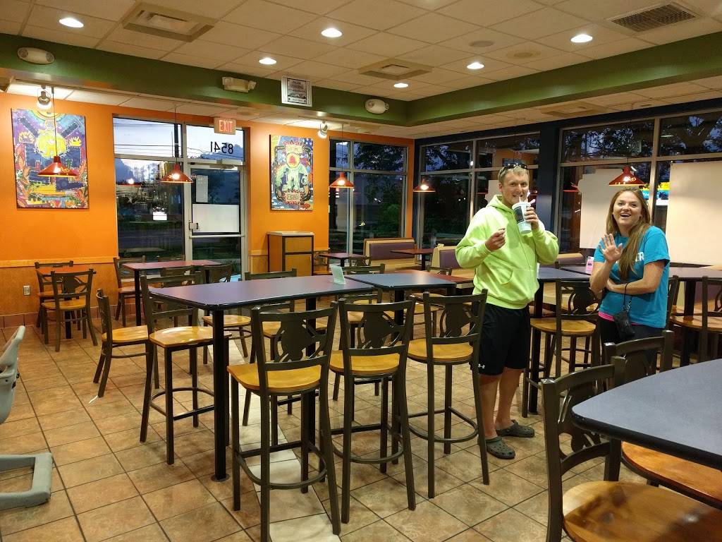 Taco Bell | meal takeaway | 8541 W E Grand River Ave, Brighton, MI 48116, USA | 8102276023 OR +1 810-227-6023