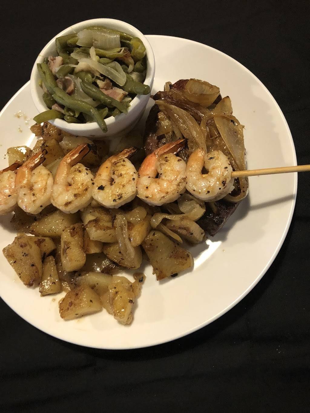 County Seat Bar and Grill | restaurant | 105 W Main St, Lyons, KS 67554, USA | 6205092362 OR +1 620-509-2362