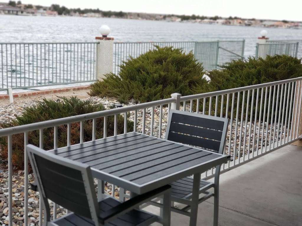 Gridiron Pizza #3 At The Lake | restaurant | 27170 Lakeview Dr #402, Helendale, CA 92342, USA | 7602430333 OR +1 760-243-0333