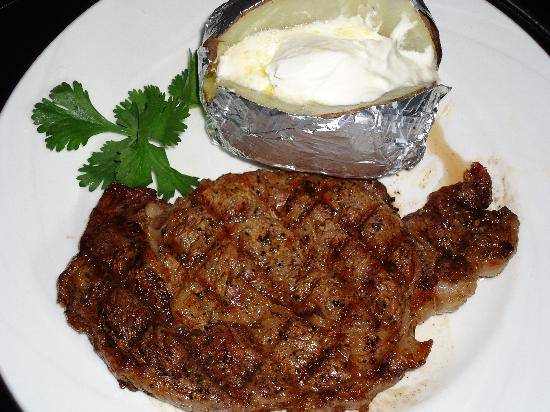 Spikes Sports Grille | restaurant | 4568 Peavine Rd, Crossville, TN 38571, USA | 9312022989 OR +1 931-202-2989