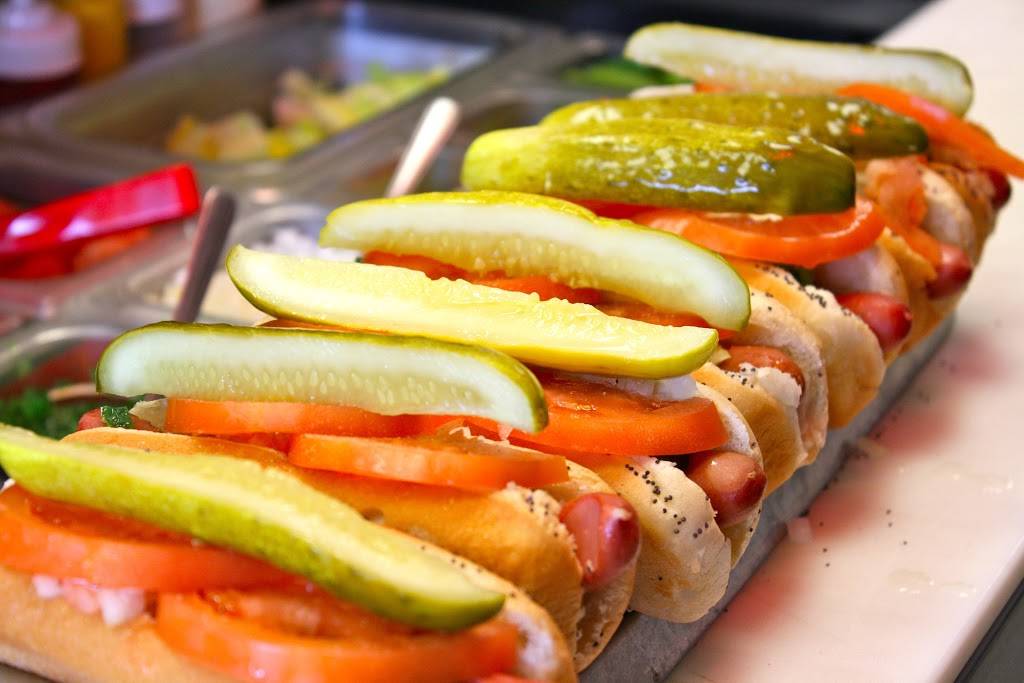 Poochie’s | restaurant | 3602 Dempster Street, Skokie, IL 60076, USA | 8476730100 OR +1 847-673-0100