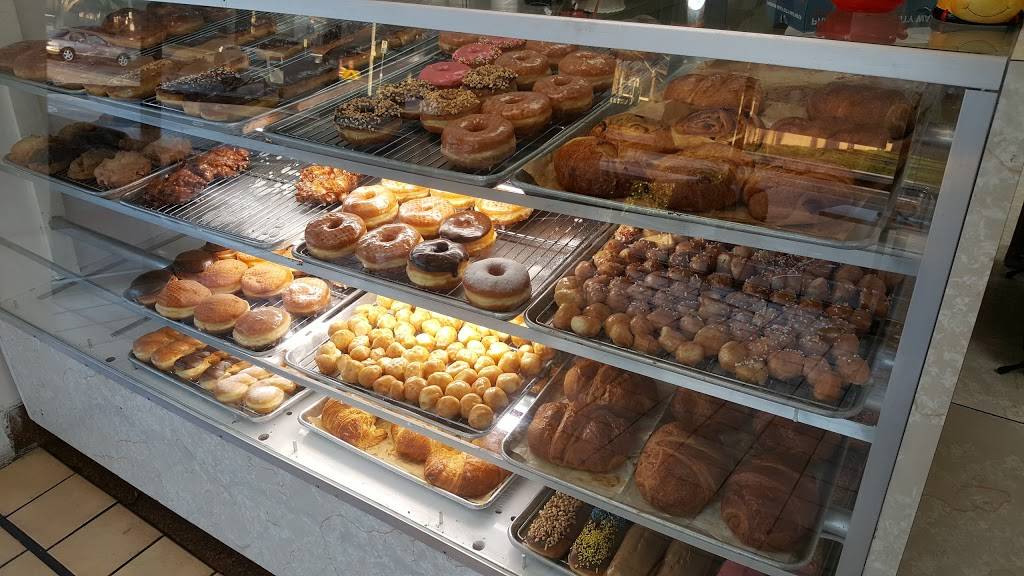 Super Star Donuts | bakery | 1050 Kendall Dr # B, San Bernardino, CA 92407, USA | 9098837571 OR +1 909-883-7571