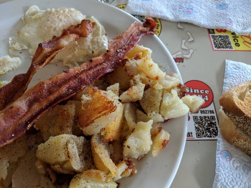 Frank & Shirleys Restaurant | restaurant | 2209 Saw Mill Run Blvd, Pittsburgh, PA 15210, USA | 4128823550 OR +1 412-882-3550