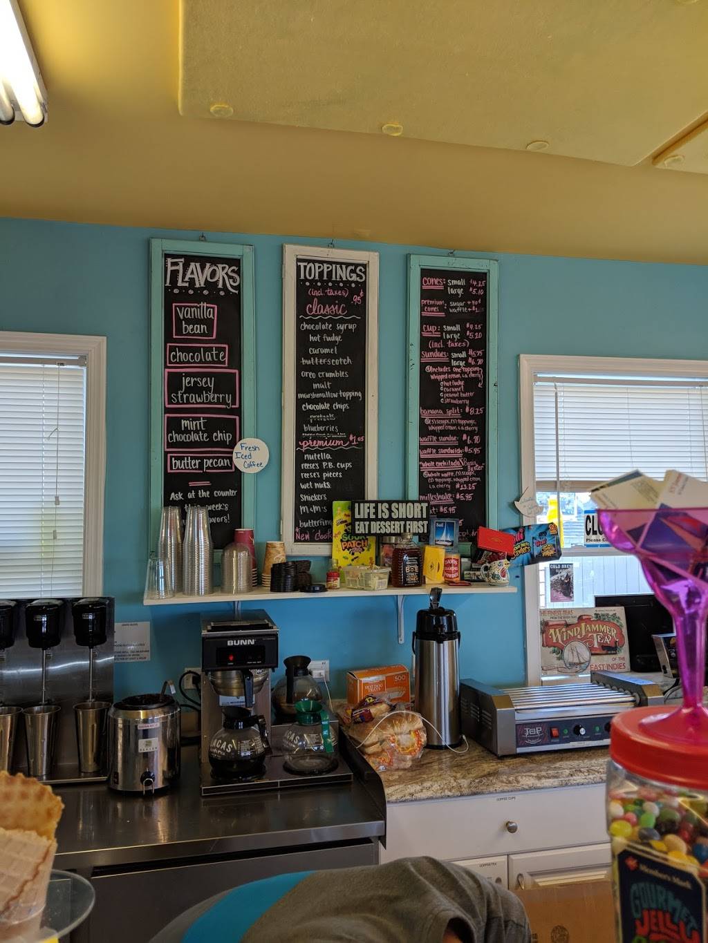 AC Sweets n Treats | restaurant | 701-999 N Rhode Island Ave, Atlantic City, NJ 08401, USA | 6095694926 OR +1 609-569-4926