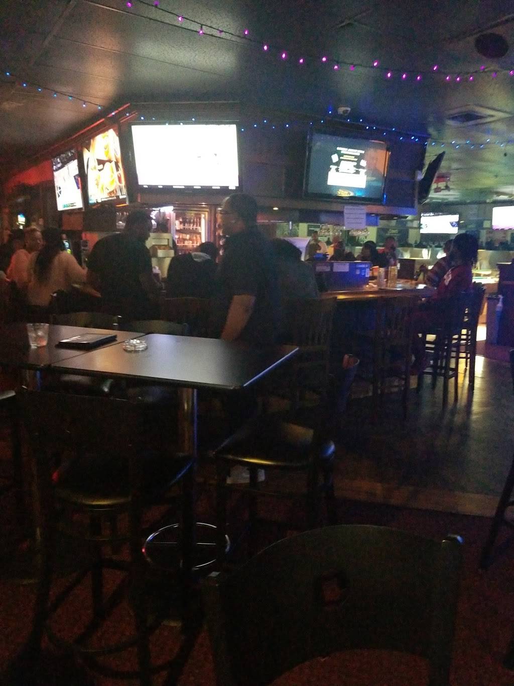 Clicks Speeds Arlington | restaurant | 700 N Watson Rd, Arlington, TX 76011, USA | 8176407675 OR +1 817-640-7675