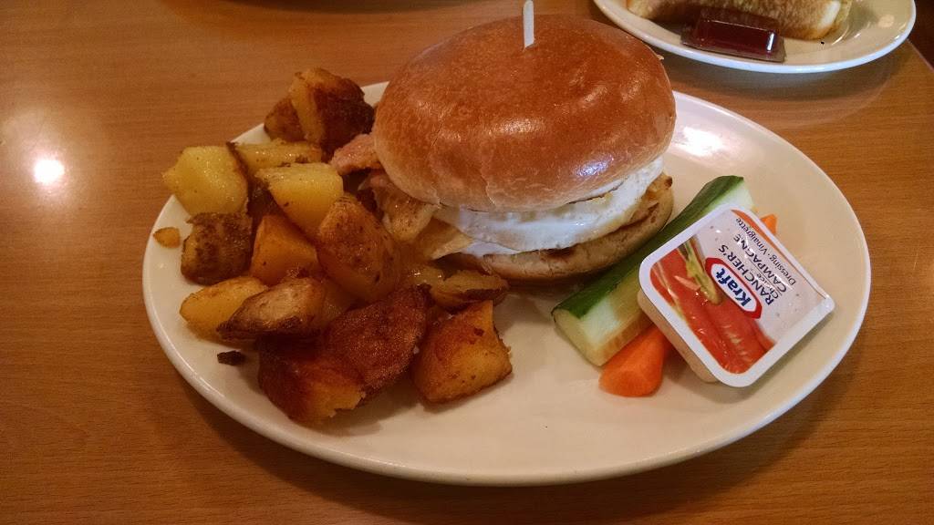 Sunset Grill | restaurant | 23546 Woodbine Ave, Keswick, ON L4P 3E9, Canada | 9054767726 OR +1 905-476-7726