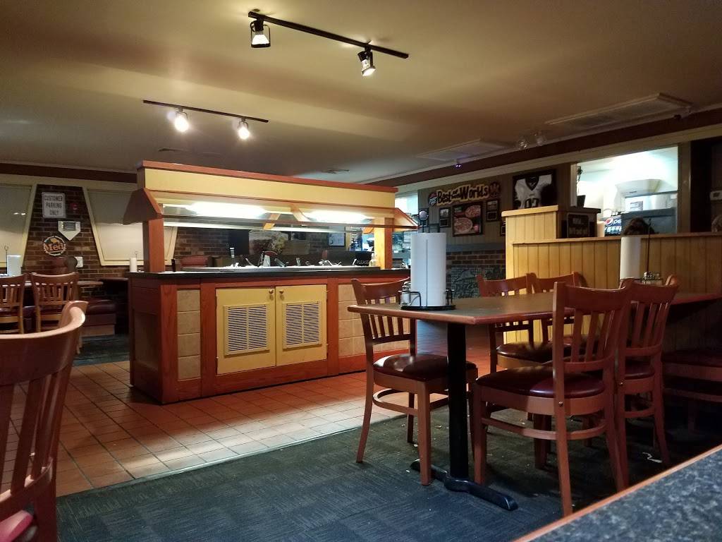 Pizza Hut | meal takeaway | 150 Oakville Rd, Appomattox, VA 24522, USA | 4343525096 OR +1 434-352-5096