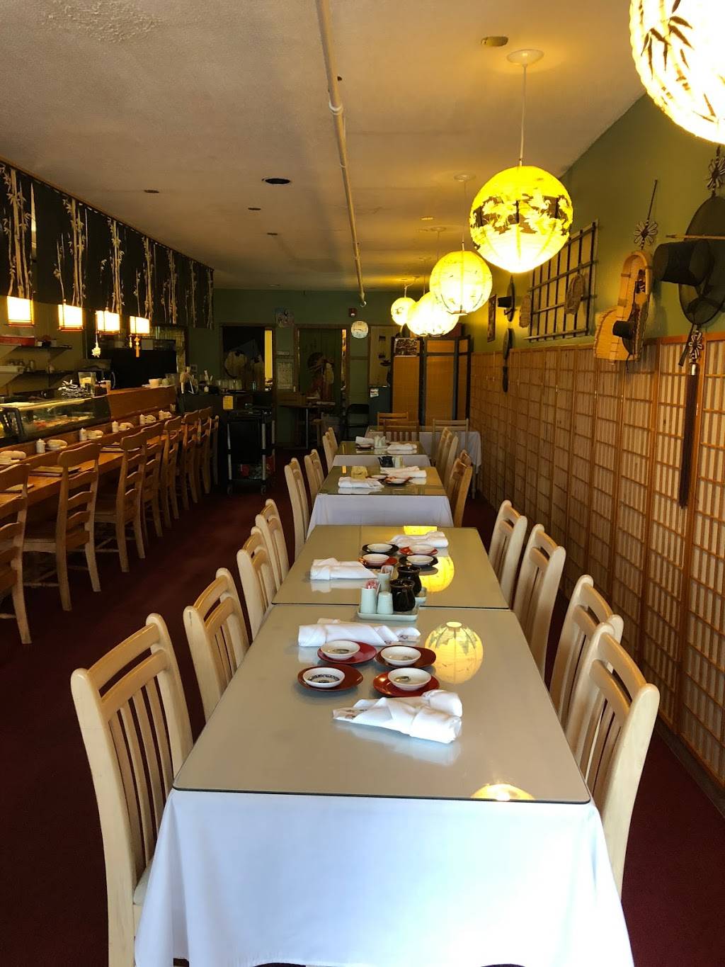 Sumo Sushi | restaurant | 198 Thames St #1, Newport, RI 02840, USA | 4018482307 OR +1 401-848-2307