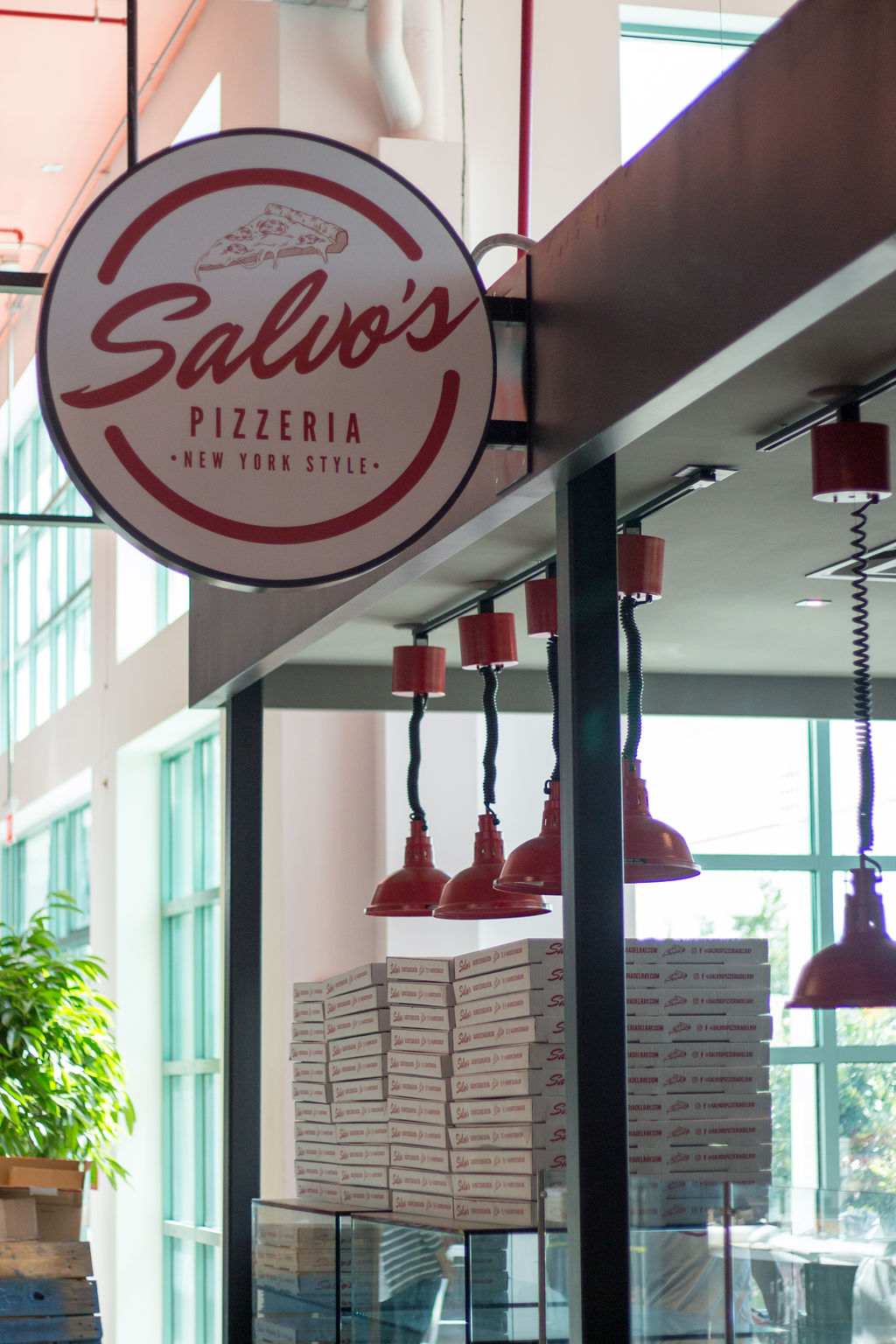 Salvos Pizzeria | restaurant | 33 SE 3rd Ave, Delray Beach, FL 33483, USA | 5615627000 OR +1 561-562-7000