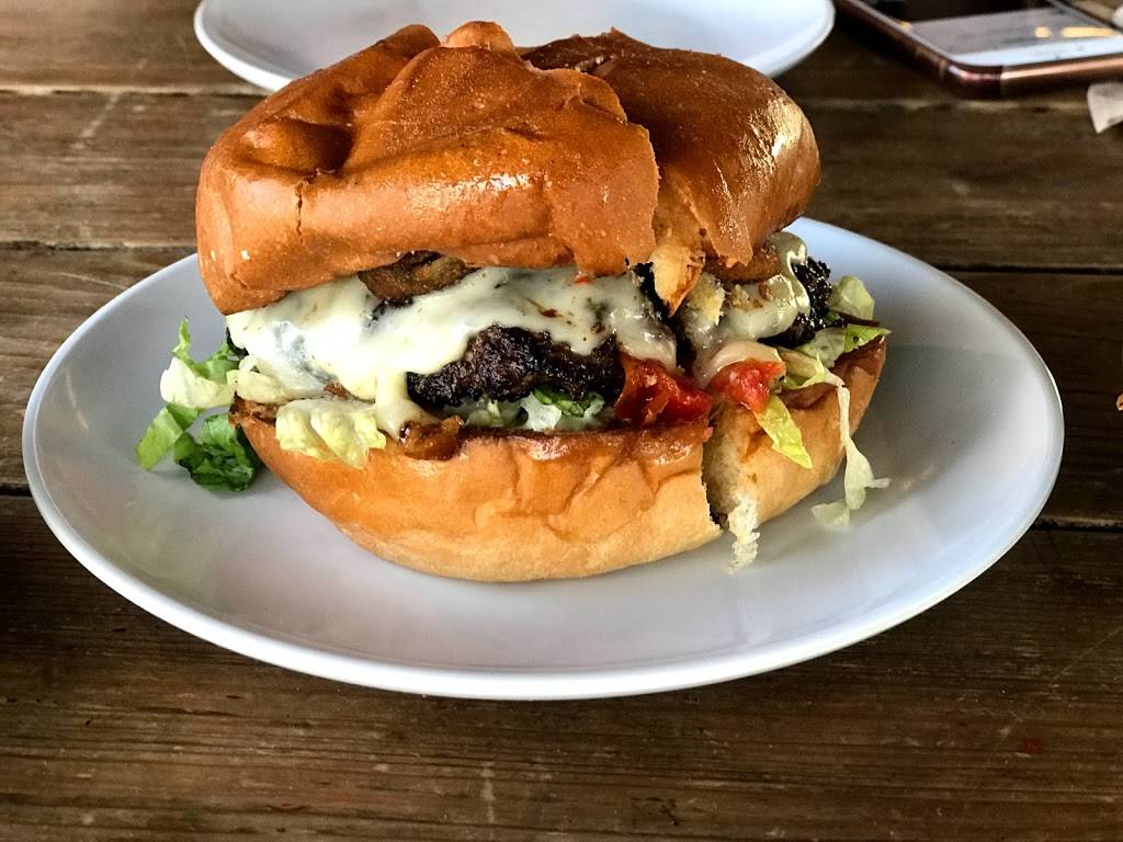 Bernies Burger Bus | restaurant | 5407 Bellaire Blvd, Bellaire, TX 77401, USA | 7133499400 OR +1 713-349-9400