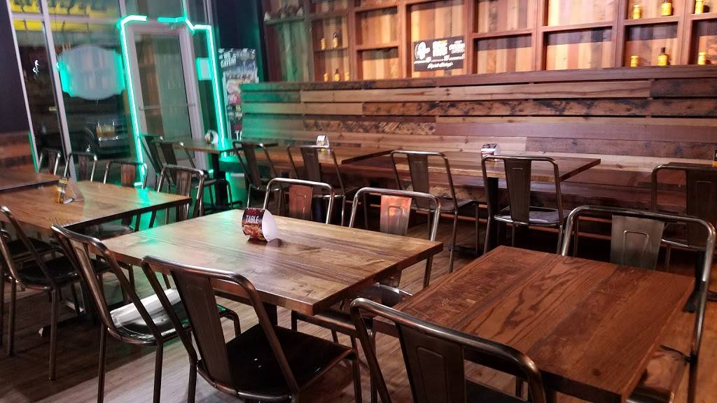 Dickeys Barbecue Pit | restaurant | 2222 Medical District Dr, Dallas, TX 75235, USA | 4692940186 OR +1 469-294-0186