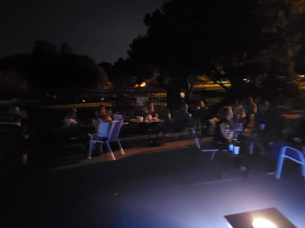 Urbandale Clubhouse And Restraunt | restaurant | 4022-4098 NW 86th St, Urbandale, IA 50322, USA | 5152765496 OR +1 515-276-5496