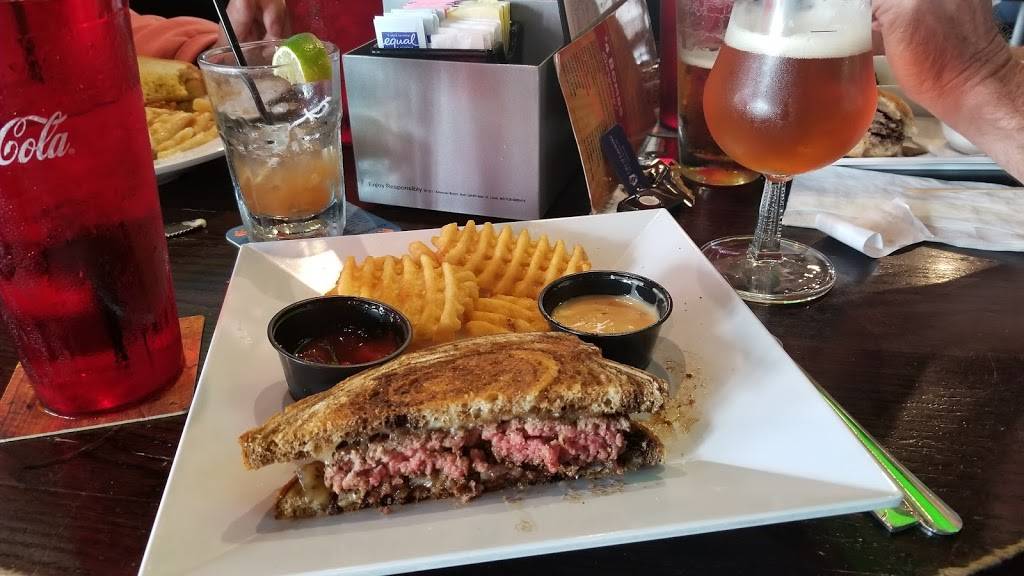 The Brew Top Pub and Patio | restaurant | 6601 W 135th St, Overland Park, KS 66223, USA | 9138975500 OR +1 913-897-5500