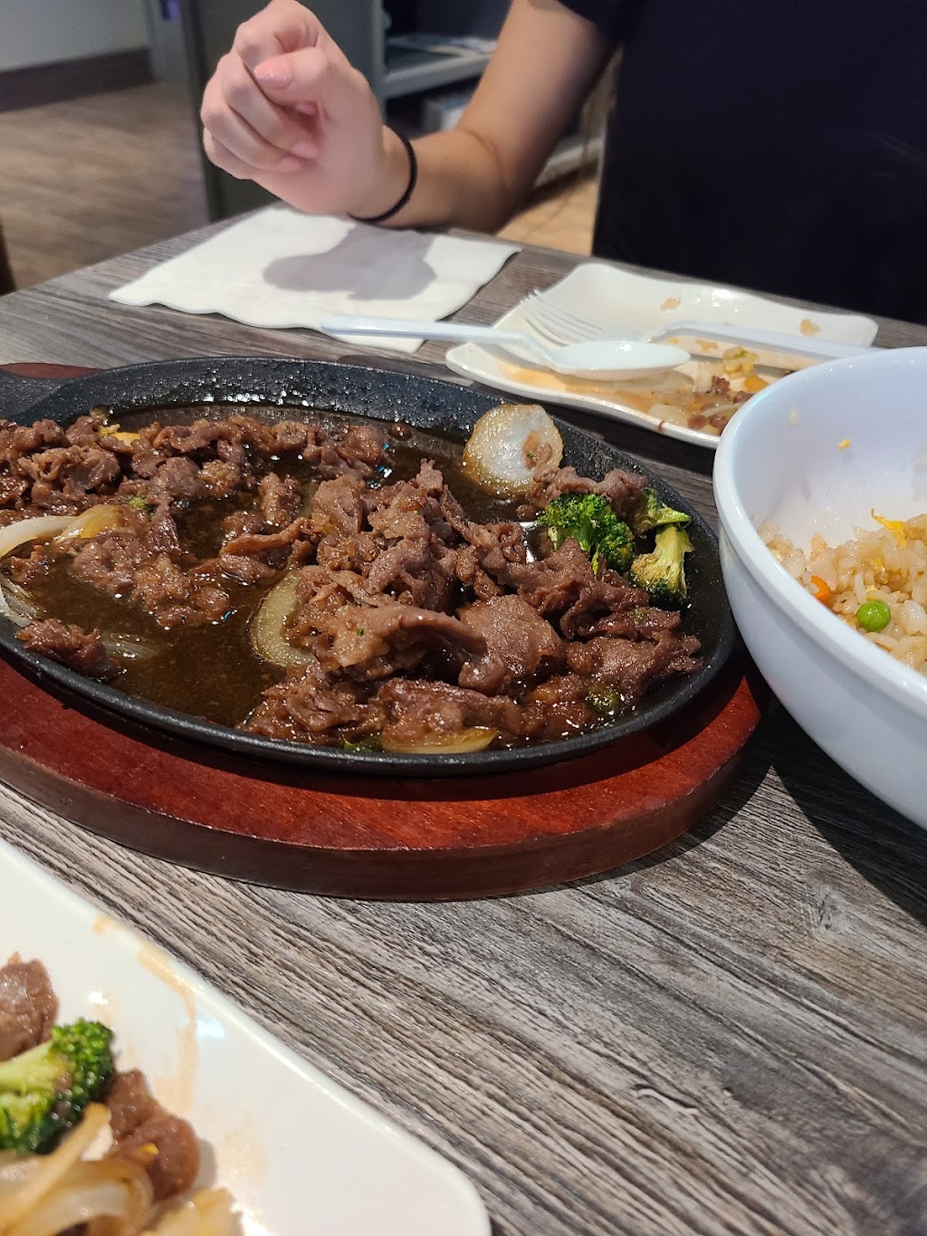 Volcano Asian Restaurant | restaurant | 445 E Main St, El Centro, CA 92243, USA | 7603379105 OR +1 760-337-9105