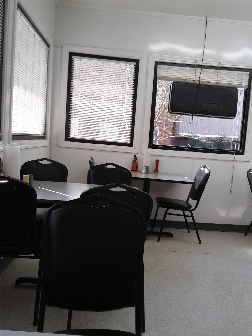 Cremo Drive-In | restaurant | 125 E Morris St, Dalton, GA 30721, USA | 7062786316 OR +1 706-278-6316