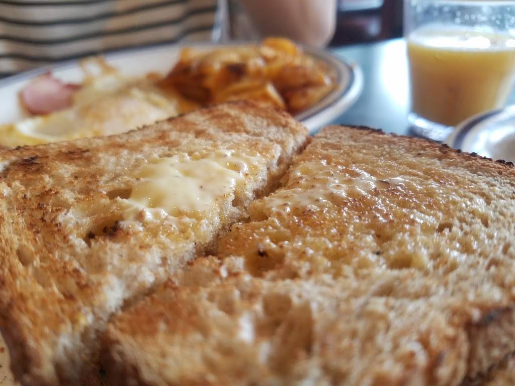 New Hyde Park Diner | restaurant | 160 Hillside Avenue, New Hyde Park, NY 11040, USA | 5163542022 OR +1 516-354-2022