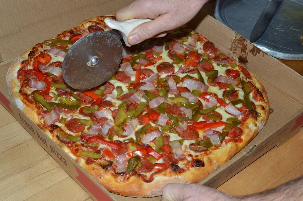 DeLindas Pizza | restaurant | 3725 Dewey Ave, Rochester, NY 14616, USA | 5855810820 OR +1 585-581-0820