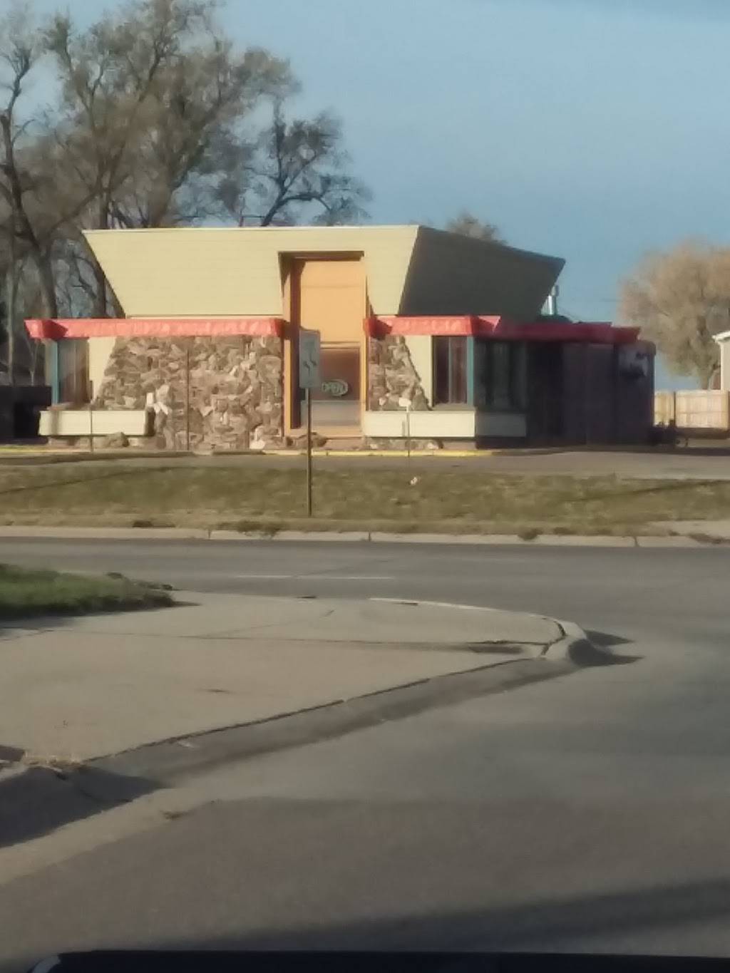 El Puerto | restaurant | 1008 S Burlington Ave, Hastings, NE 68901, USA | 4024620153 OR +1 402-462-0153