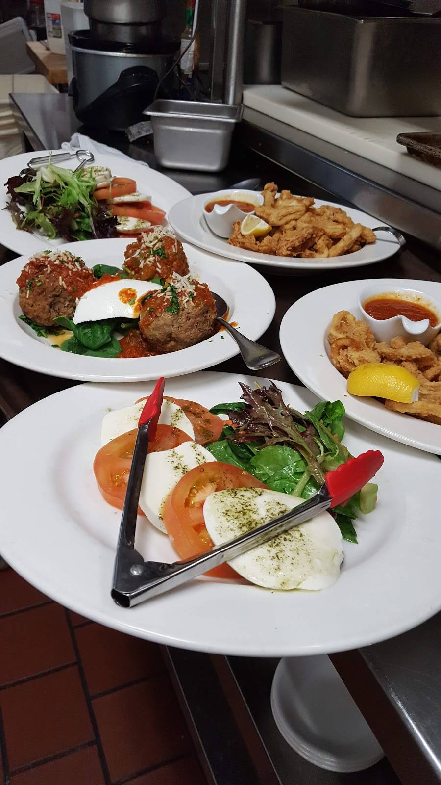 Macs Steakhouse | restaurant | 2708, 12, Gerard St, Huntington, NY 11743, USA | 6315495300 OR +1 631-549-5300