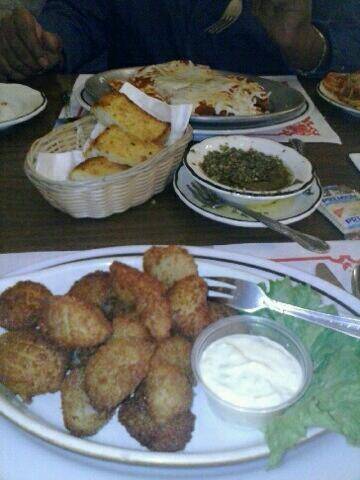 Regos Restaurant & Hotel | restaurant | 601 McKean Ave, Charleroi, PA 15022, USA | 7244836200 OR +1 724-483-6200