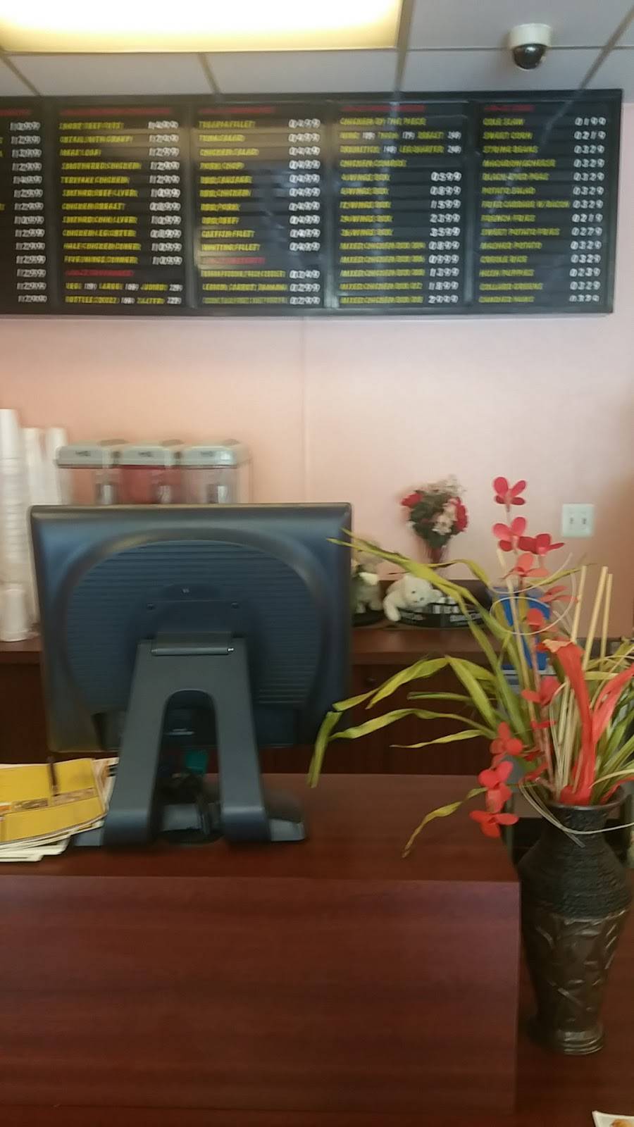 J-N-J Southern Kitchen | meal delivery | 10722 Reisterstown Rd, Owings Mills, MD 21117, USA | 4105261000 OR +1 410-526-1000