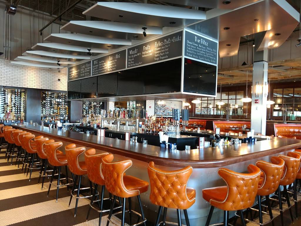 Maggie McFlys® Virginia Beach | restaurant | 701 Lynnhaven Pkwy #1046, Virginia Beach, VA 23452, USA | 7573064950 OR +1 757-306-4950